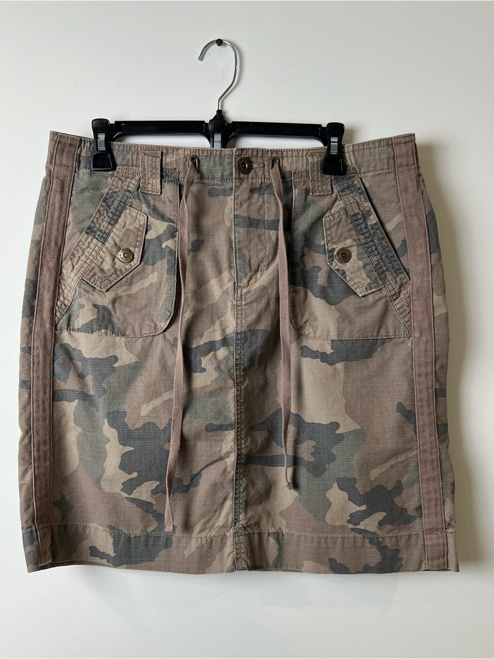 Natural reflections women’s Camo Mini Skirt/Skort in Olive Brown  size 10